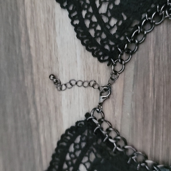 Lace collar necklace - Picture 2 of 4